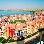 Sea View Luxury 1-bd Marina Cape Apartment Aheloy