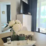 Sea View Luxury 1-bd Marina Cape أهيلوي
