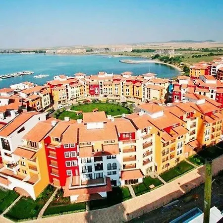 Sea View Luxury 1-bd Marina Cape Appartamento Aheloy