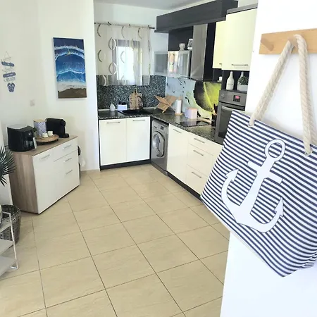 Sea View Luxury 1-bd Marina Cape Apartamento Aheloy
