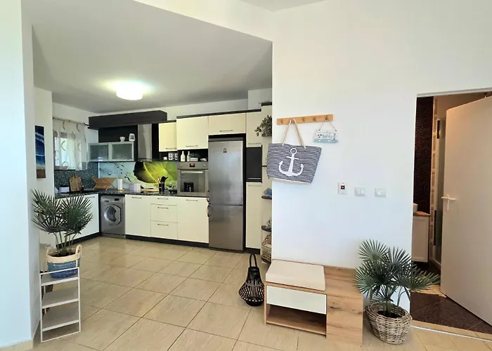 Sea View Luxury 1-bd Marina Cape 阿赫洛伊