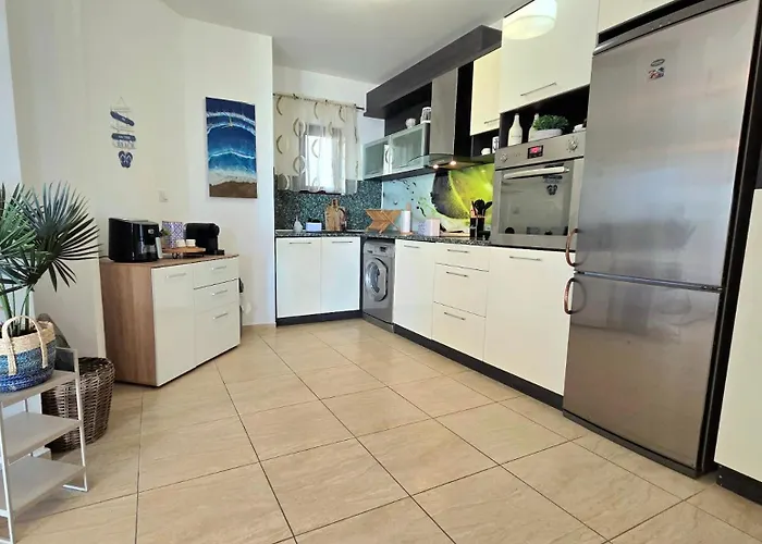 公寓 Sea View Luxury 1-bd Marina Cape 阿赫洛伊